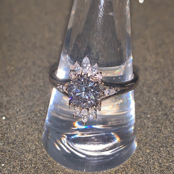 🔥💍 GORGEOUS Bomb Party Ring - Picture 1 of 5